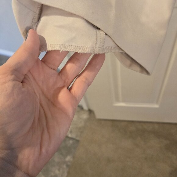 So Slimming by Chico's  - Size 1 - Cream Trouser/Pant - Pre-owned - Picture 3 of 4